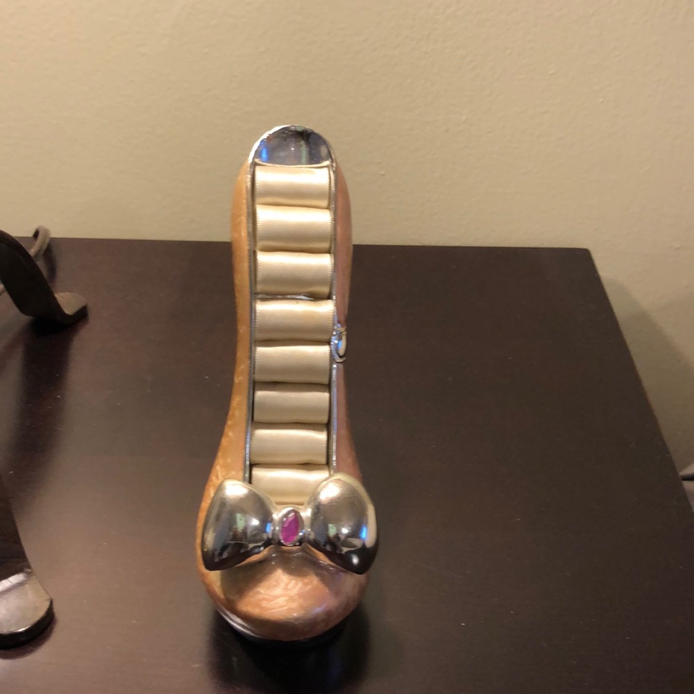 Ring holder